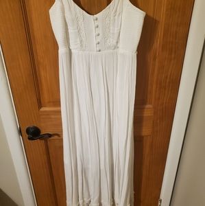 White maternity dress